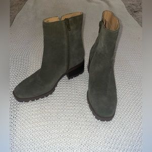 Woman’s green suede combat boots - never worn- size 6